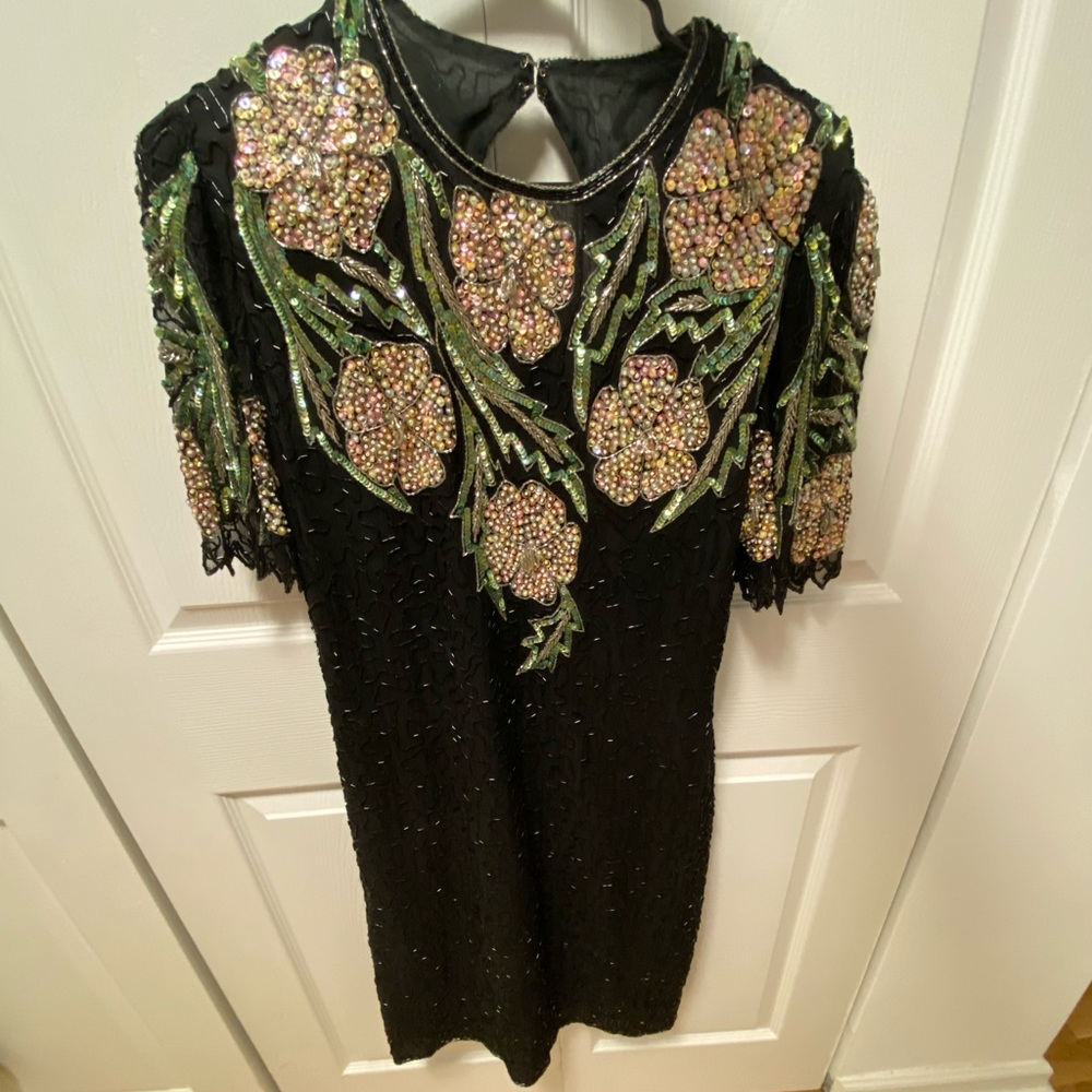Black sequined dress 1920s style. Large.